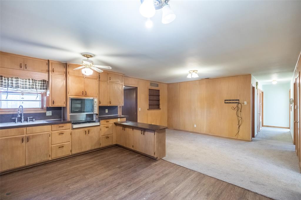 341 South Main Street Trent, TX 79561 - Photo 8 of 38