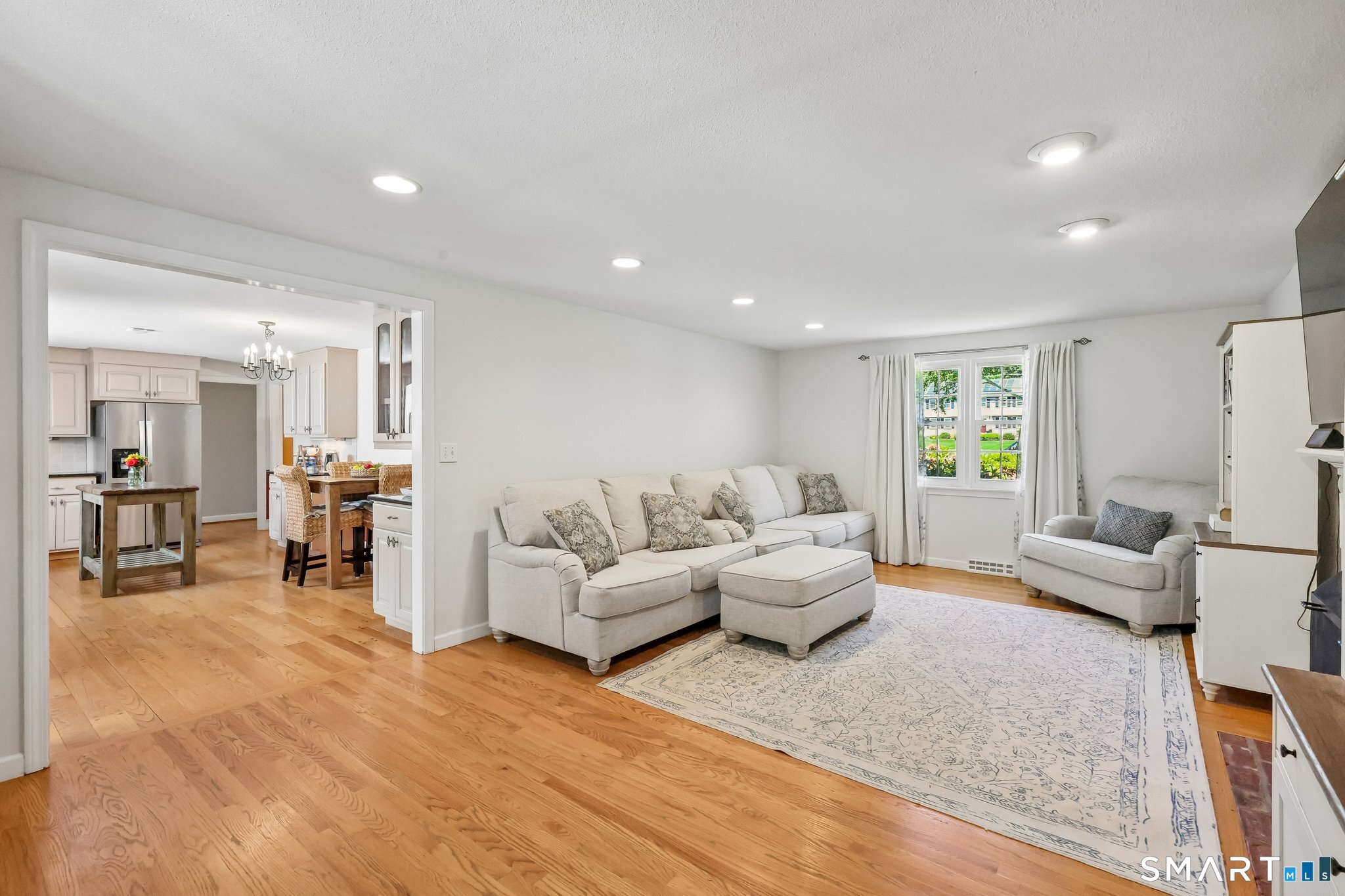 181 Farms Village Road Simsbury, CT 06092 - Photo 11 of 29 Gallery Image 11