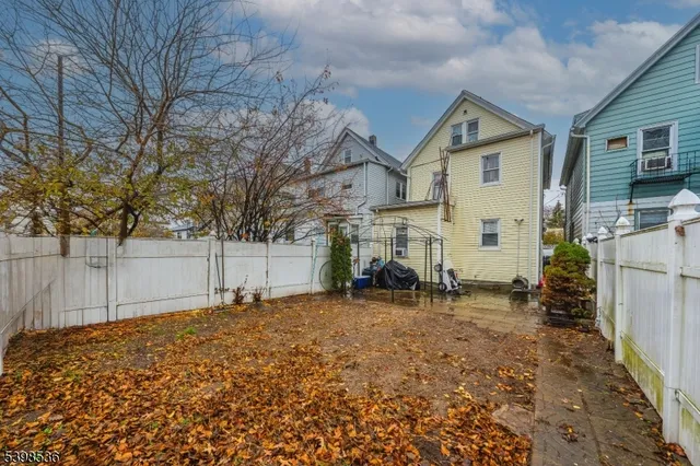 a view of house with a outdoor space