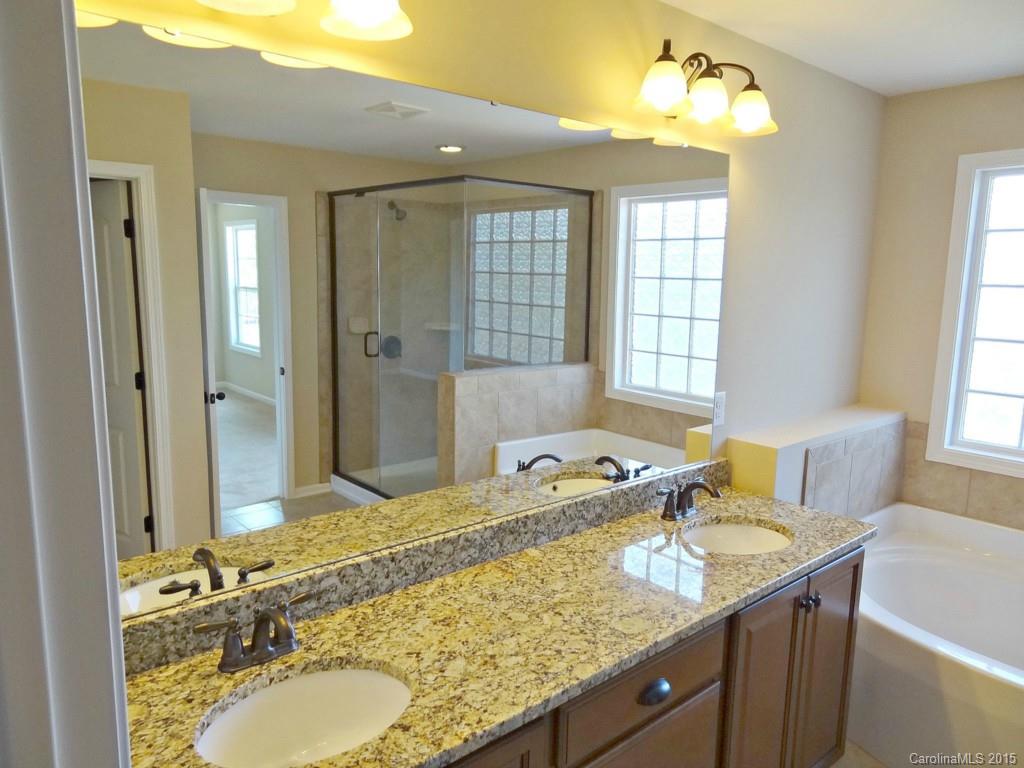 9103 Inverness Bay Road Charlotte, NC 28278 - Photo 12 of 24 Gallery Image 12
