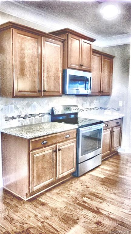 9103 Inverness Bay Road Charlotte, NC 28278 - Photo 6 of 24 Gallery Image 6