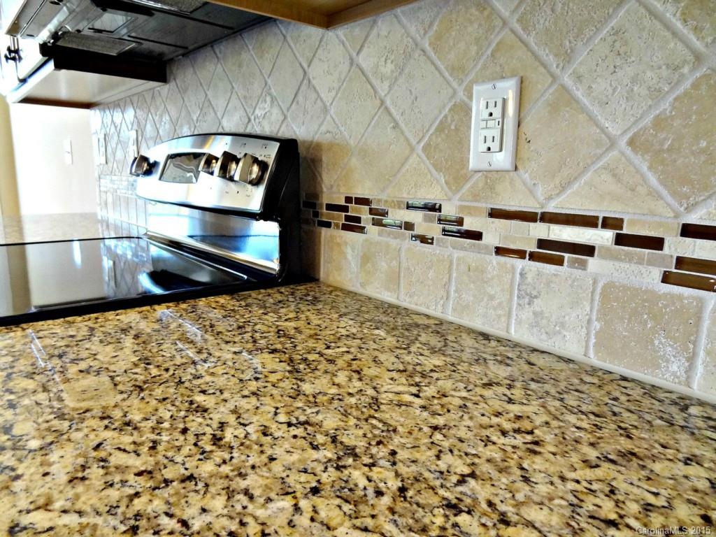 9103 Inverness Bay Road Charlotte, NC 28278 - Photo 8 of 24 Gallery Image 8