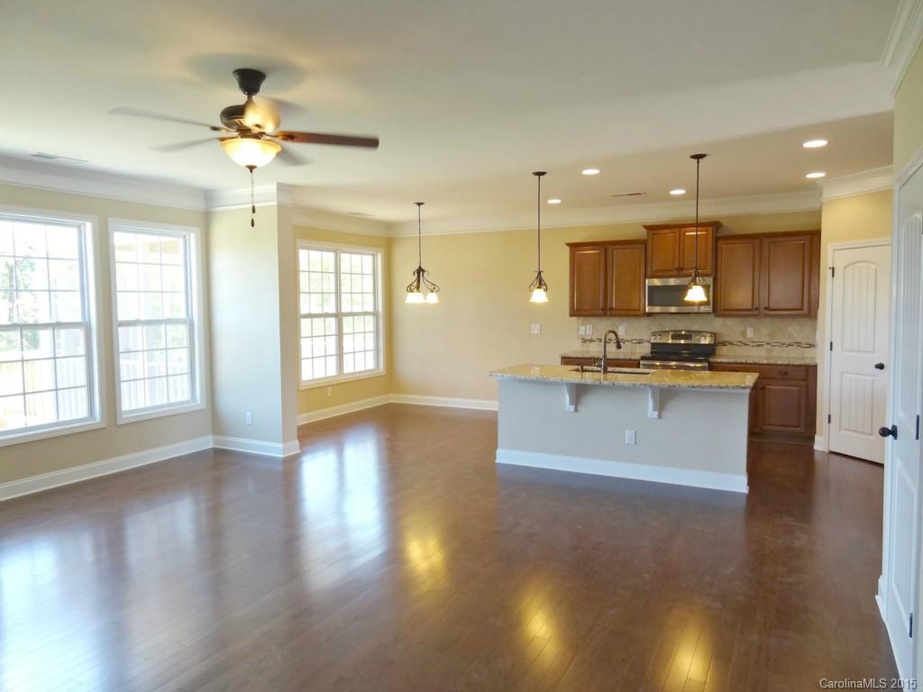 9103 Inverness Bay Road Charlotte, NC 28278 - Photo 10 of 24 Gallery Image 10