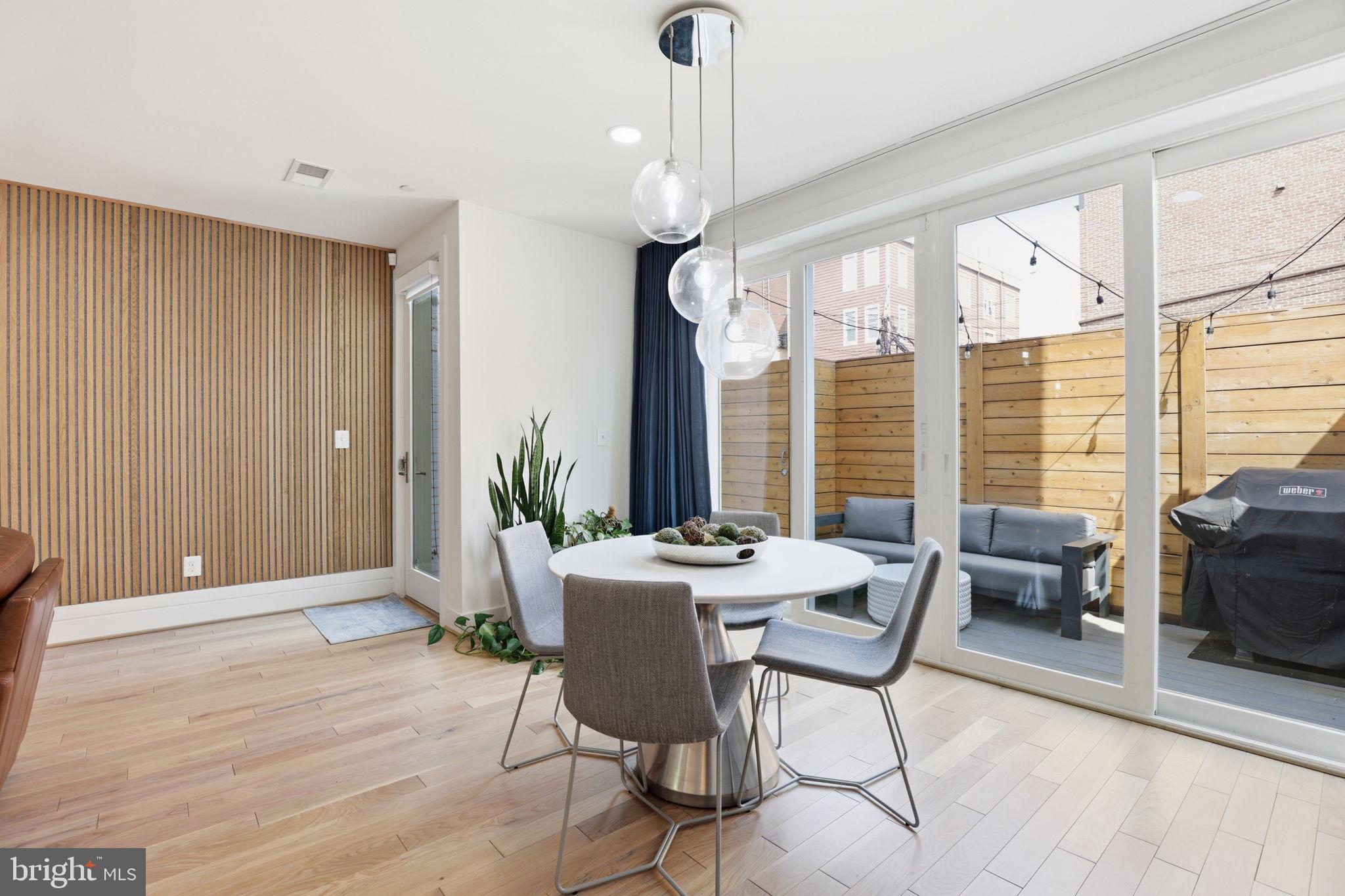 1007 O Street Northwest Washington, DC 20001 - Photo 13 of 51 Floor to ceiling windows