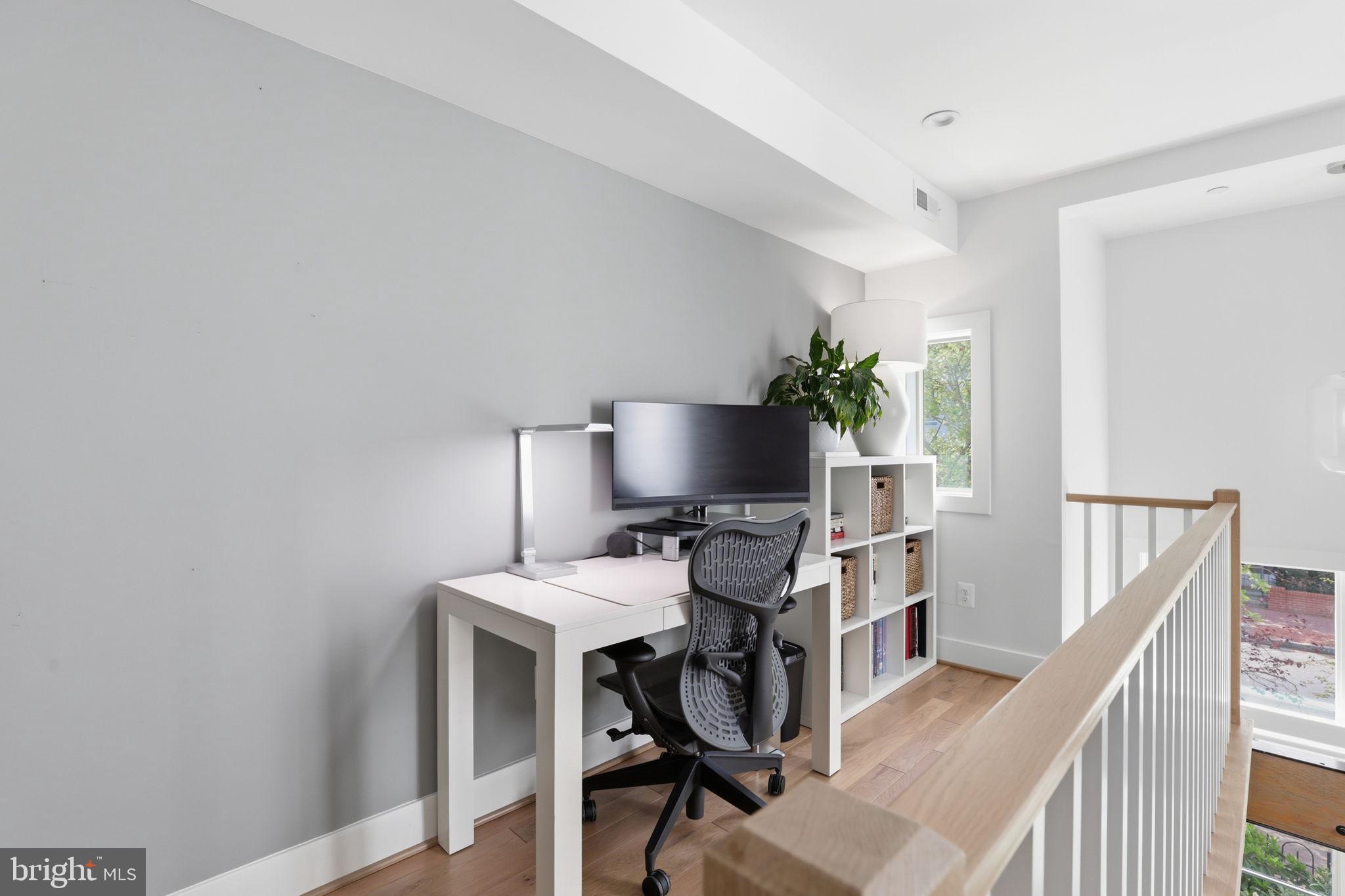 1007 O Street Northwest Washington, DC 20001 - Photo 26 of 51 Perfect for working from home