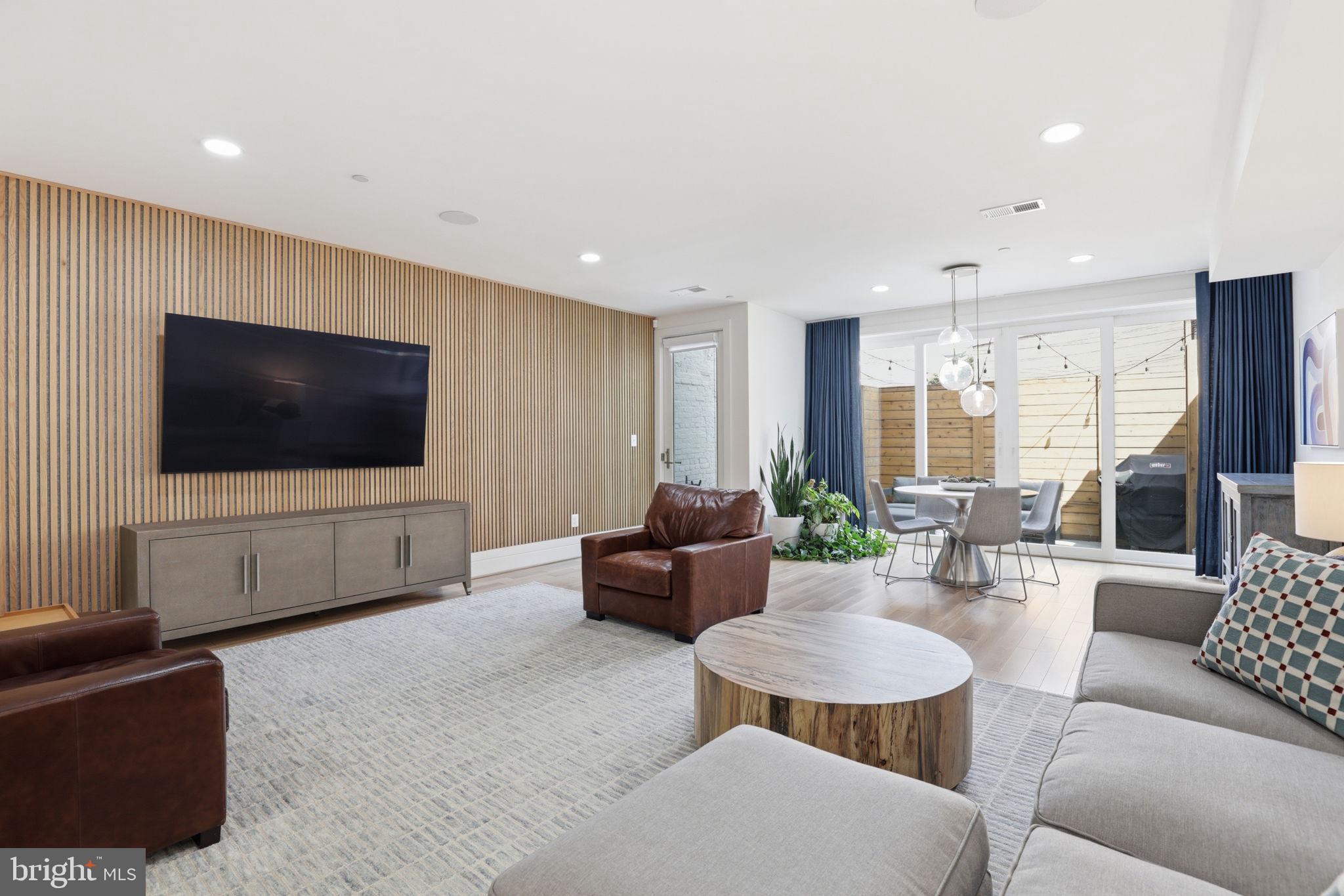 1007 O Street Northwest Washington, DC 20001 - Photo 5 of 51 Stunning great room