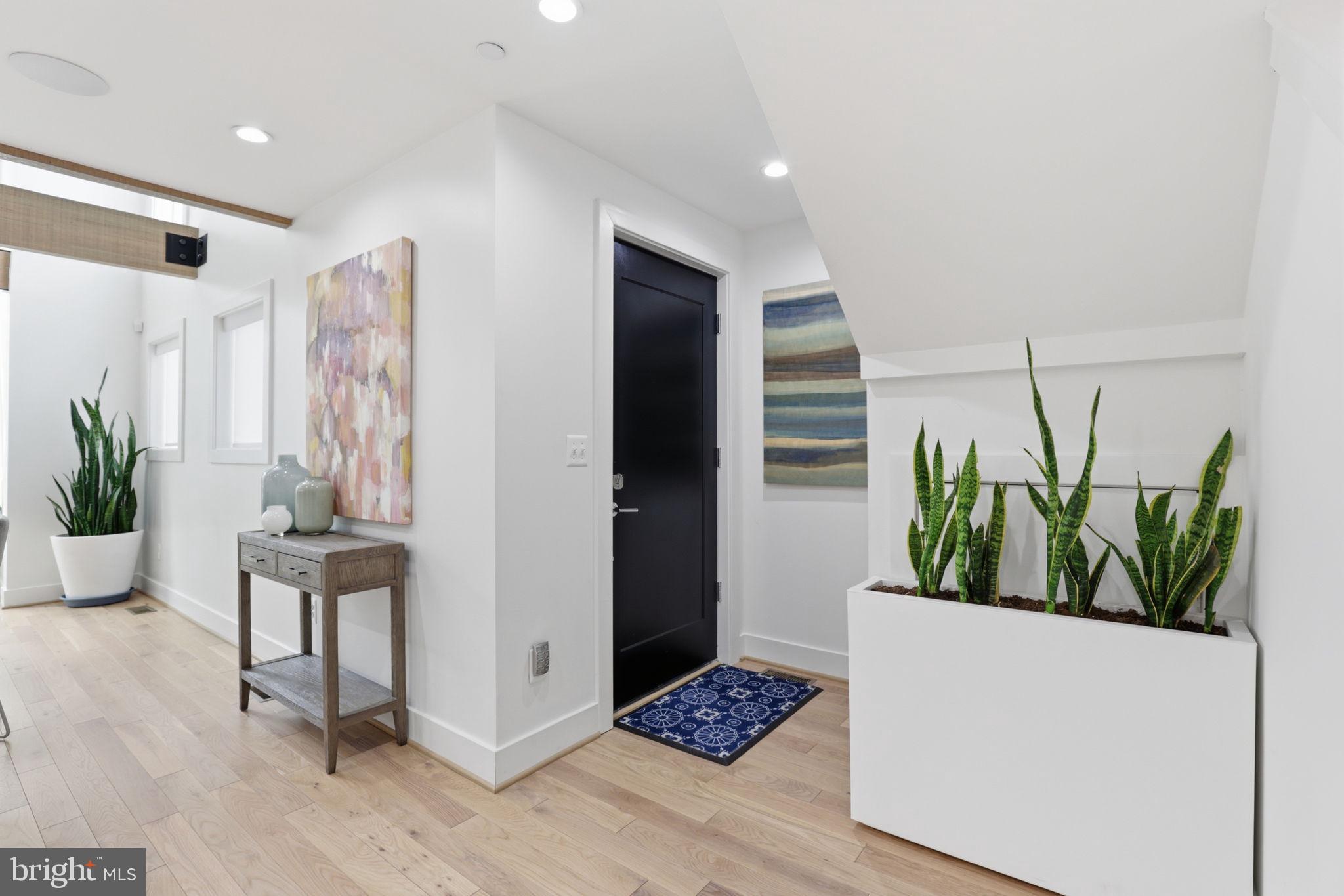 1007 O Street Northwest Washington, DC 20001 - Photo 10 of 51 Foyer