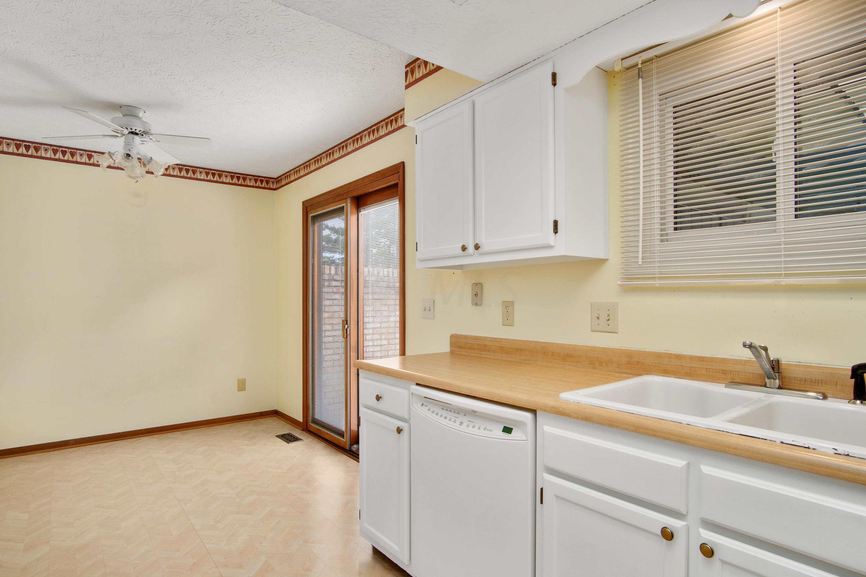 5255 Ruthton Road, Unit 61 Columbus, OH 43220 - Photo 12 of 24 Gallery Image 12
