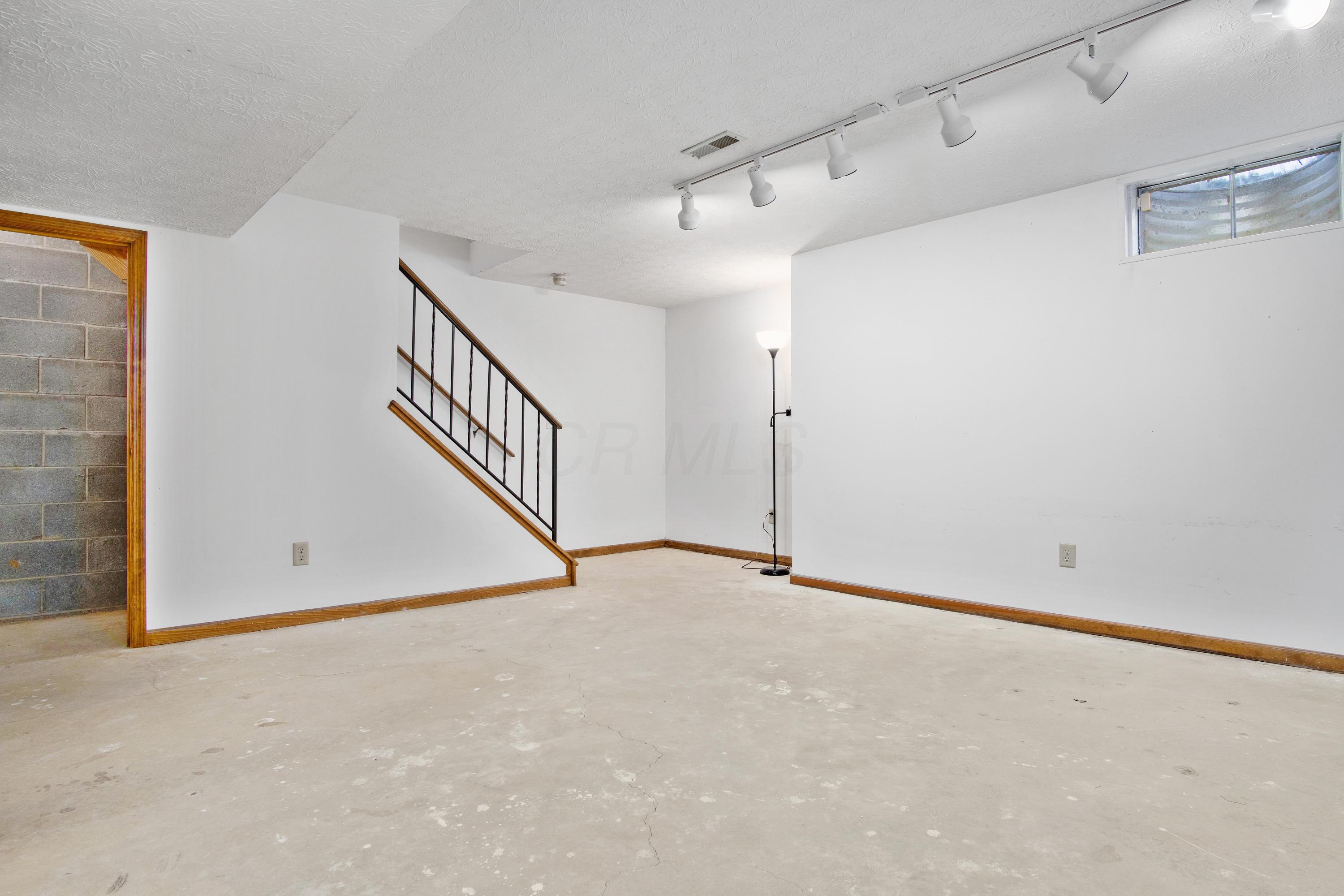 5255 Ruthton Road, Unit 61 Columbus, OH 43220 - Photo 15 of 24 Gallery Image 15