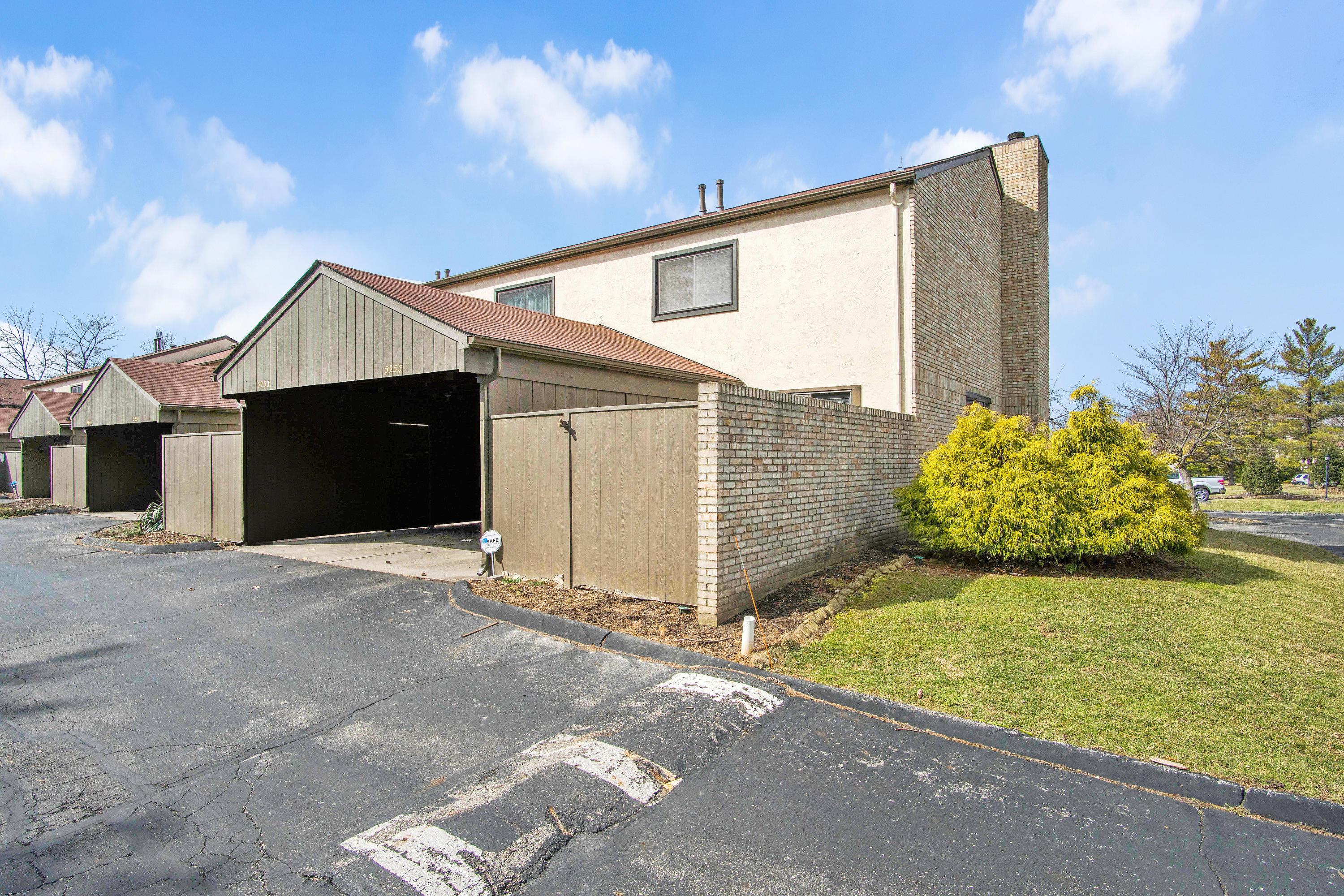 5255 Ruthton Road, Unit 61 Columbus, OH 43220 - Photo 9 of 24 Gallery Image 9