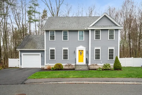 $715,000 | 17 Mason Lane, Unit 9, Salisbury, MA 01952