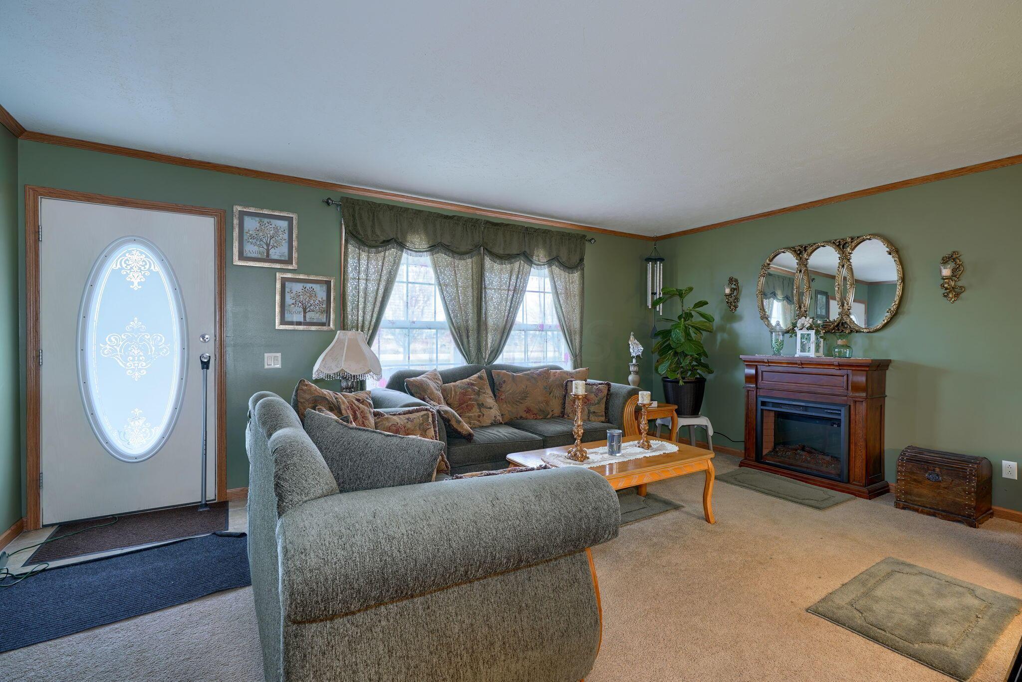 9023 Bussert Road Southwest Amanda, OH 43102 - Photo 14 of 30 front living room