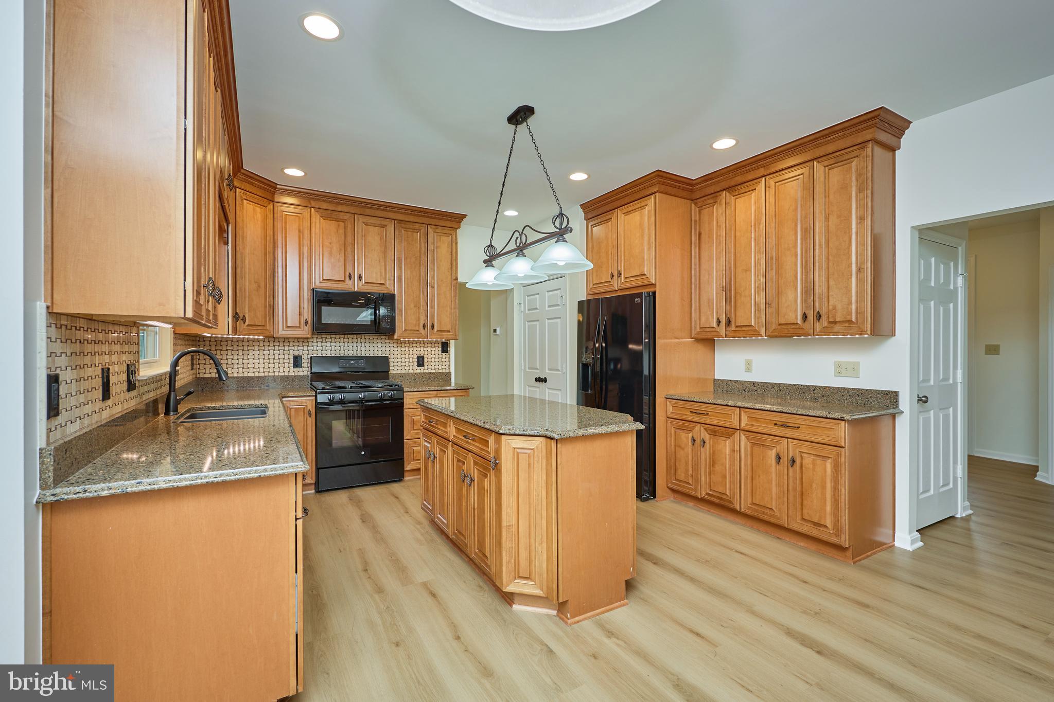 8695 Ruby Rise Place Bristow, VA 20136 - Photo 7 of 37 Kitchen