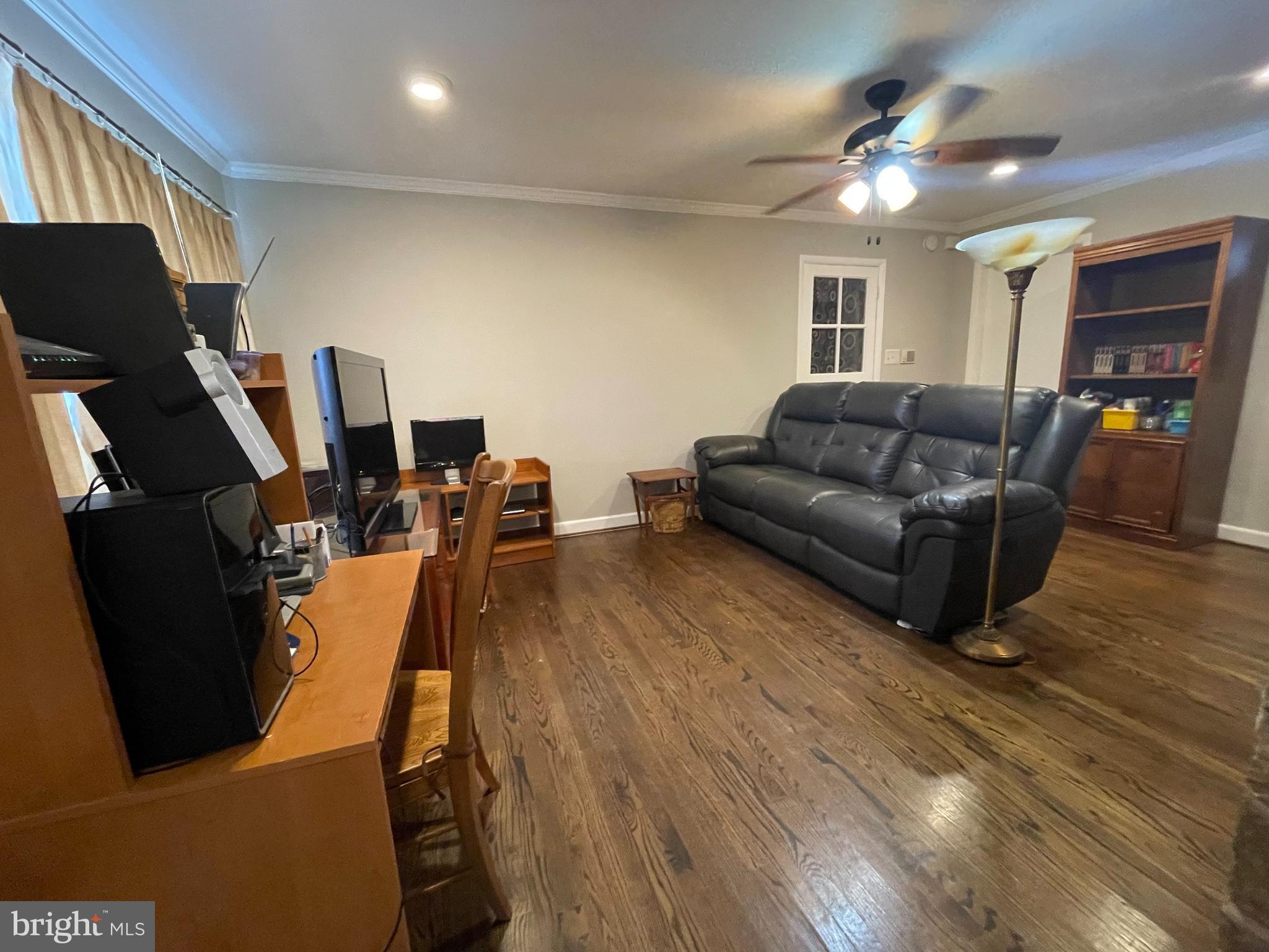 1401 Glendale Road Baltimore, MD 21239 - Photo 5 of 16 Family Room