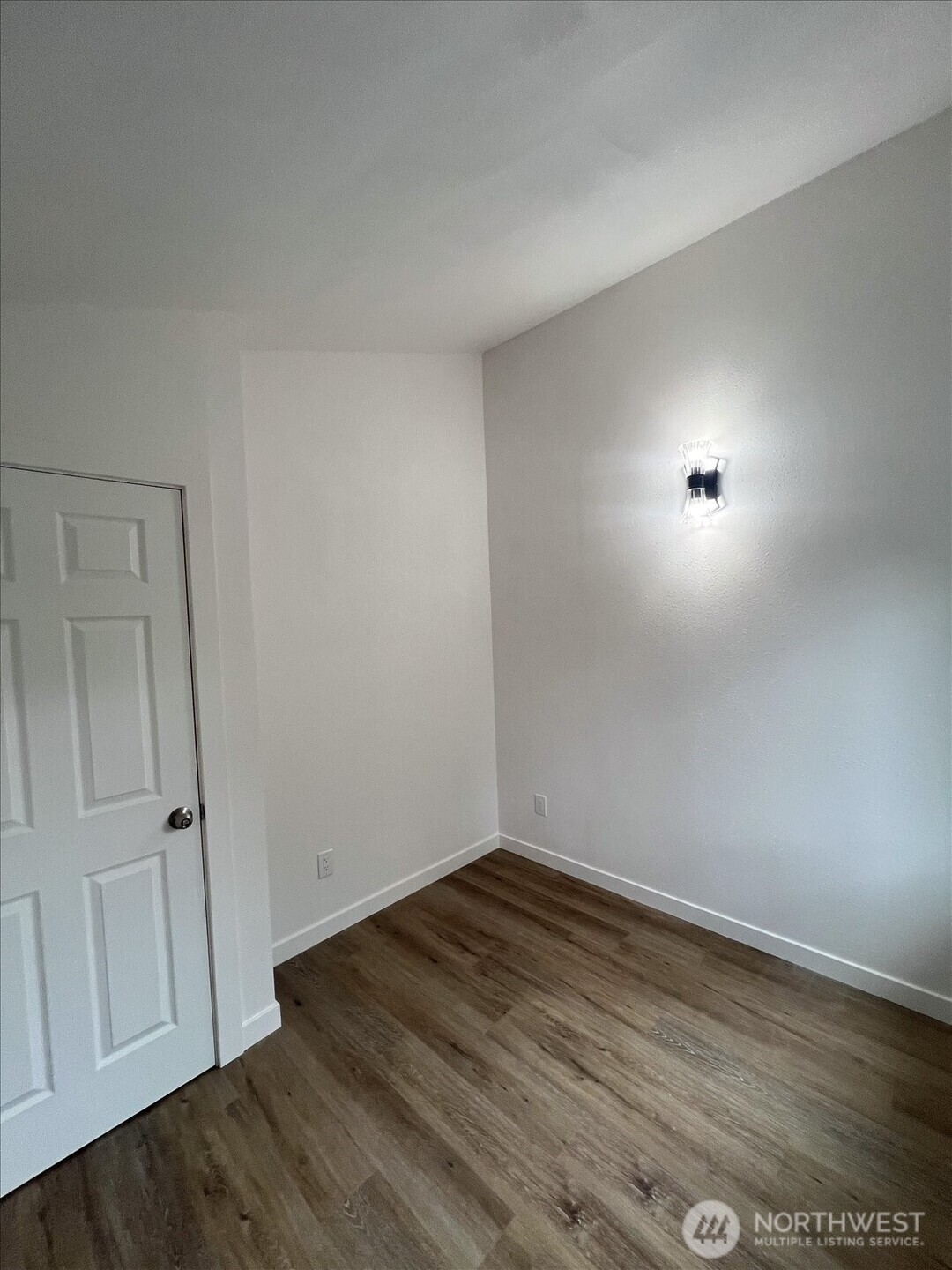 10443 17th Avenue Southwest Seattle, WA 98146 - Photo 9 of 40