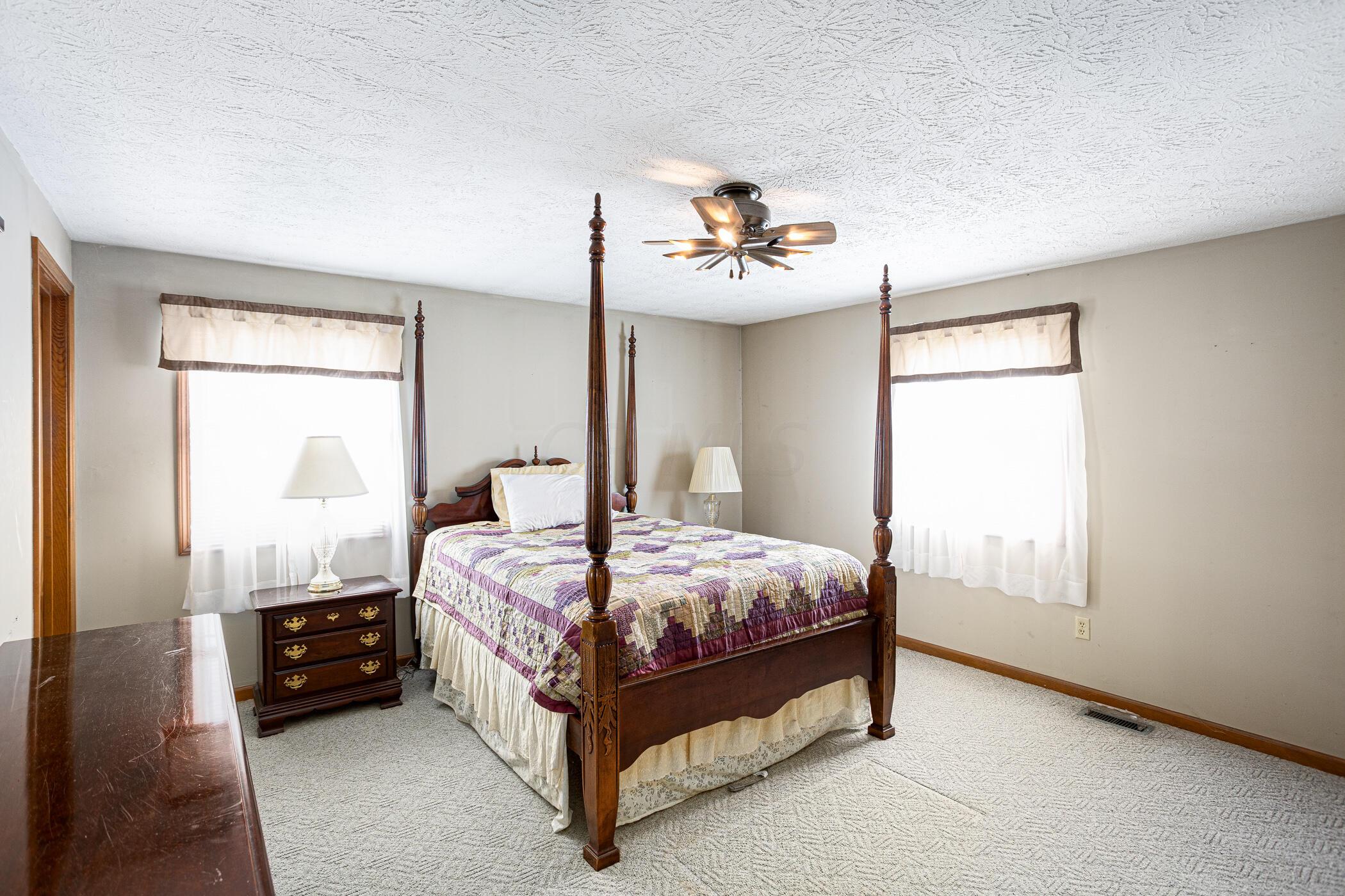4448 Charlotte Road Columbus, OH 43207 - Photo 9 of 24 4448 Charlotte drive obetz oh 43207 029