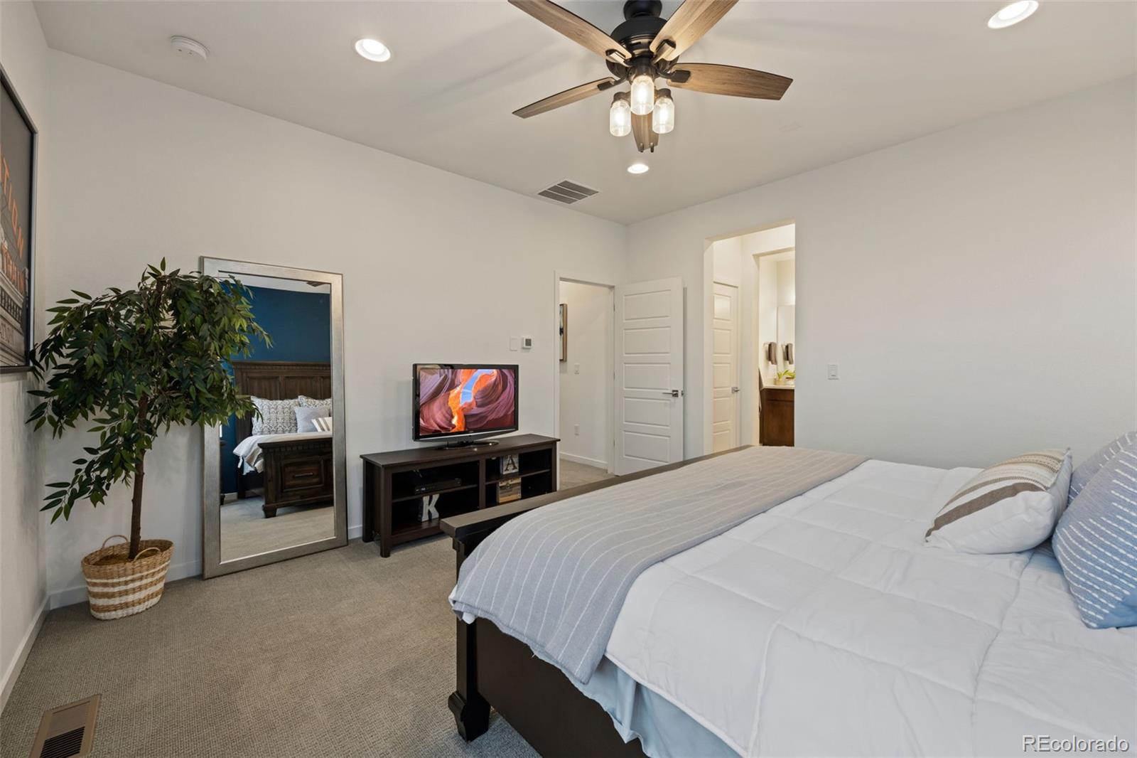 8987 Ramblestone Street Highlands Ranch, CO 80129 - Photo 24 of 39 Gallery Image 24