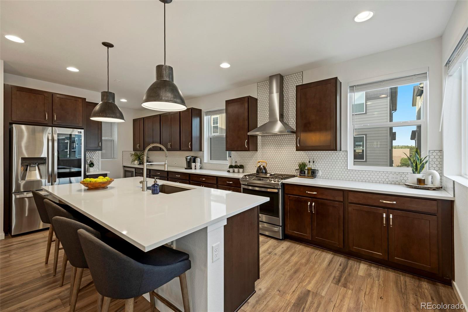 8987 Ramblestone Street Highlands Ranch, CO 80129 - Photo 7 of 39 Gallery Image 7