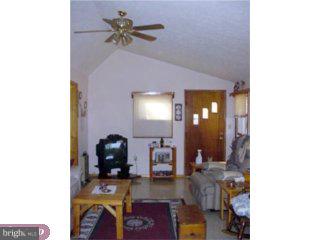 5 Grasspond Road Levittown, PA 19057 - Photo 6 of 6 Gallery Image 6