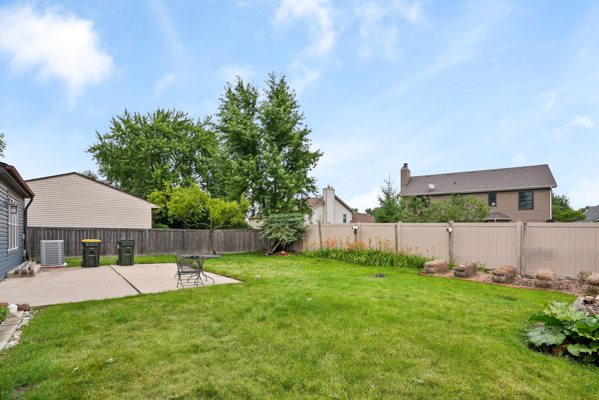 545 Ridgefield Drive Roselle, IL 60172 - Photo 22 of 24