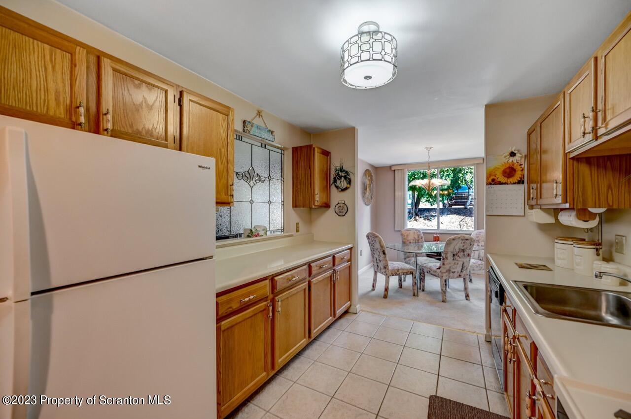 1208 Summit Pointe Scranton, PA 18508 - Photo 16 of 40