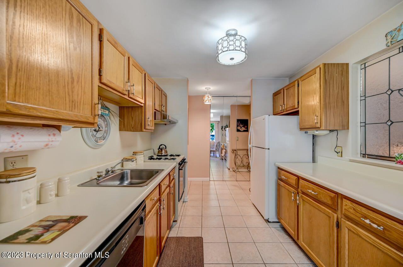 1208 Summit Pointe Scranton, PA 18508 - Photo 19 of 40