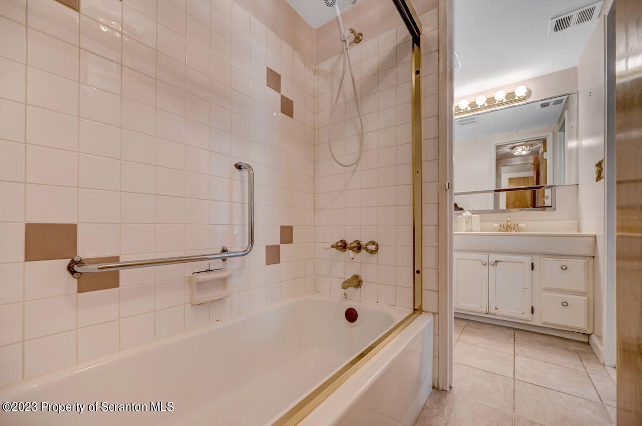 1208 Summit Pointe Scranton, PA 18508 - Photo 35 of 40