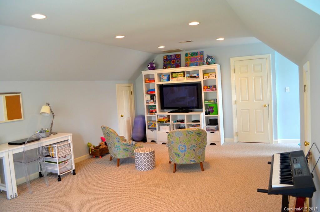 2736 Cross Country Road, Unit 6 Charlotte, NC 28270 - Photo 22 of 24 Gallery Image 22