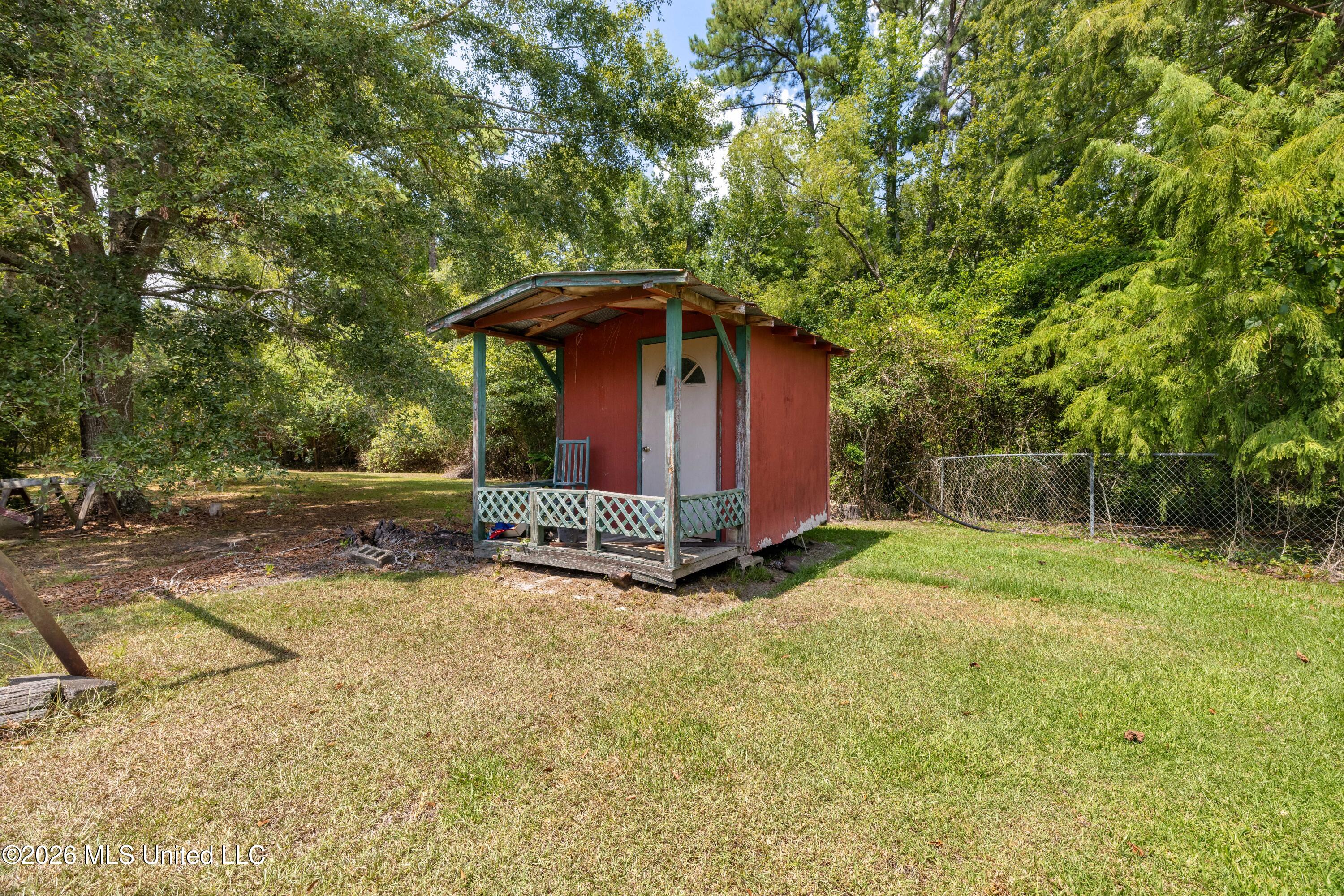 324 Peps Point Road Hattiesburg, MS 39401 - Photo 35 of 38 324_Peps_Point_Rd-34