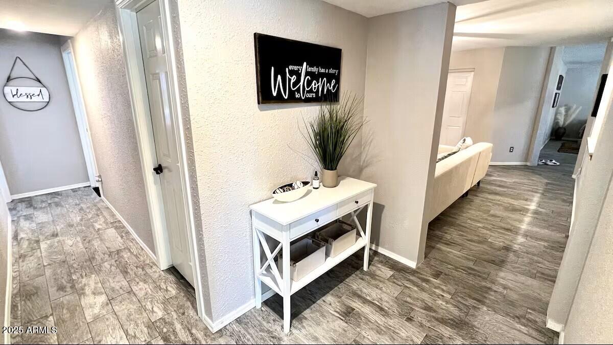 922 West Monte Avenue Mesa, AZ 85210 - Photo 17 of 41 a very nice looking room with a large window