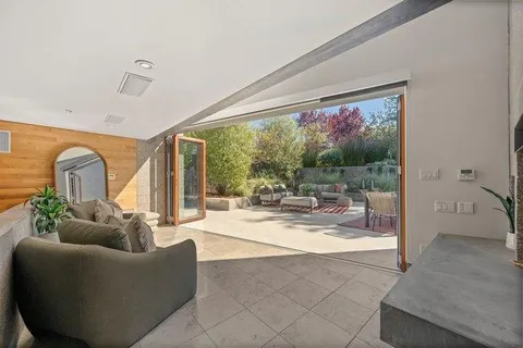 $4,190,000 | 436 Lakeview Way, Emerald Hills, CA 94062