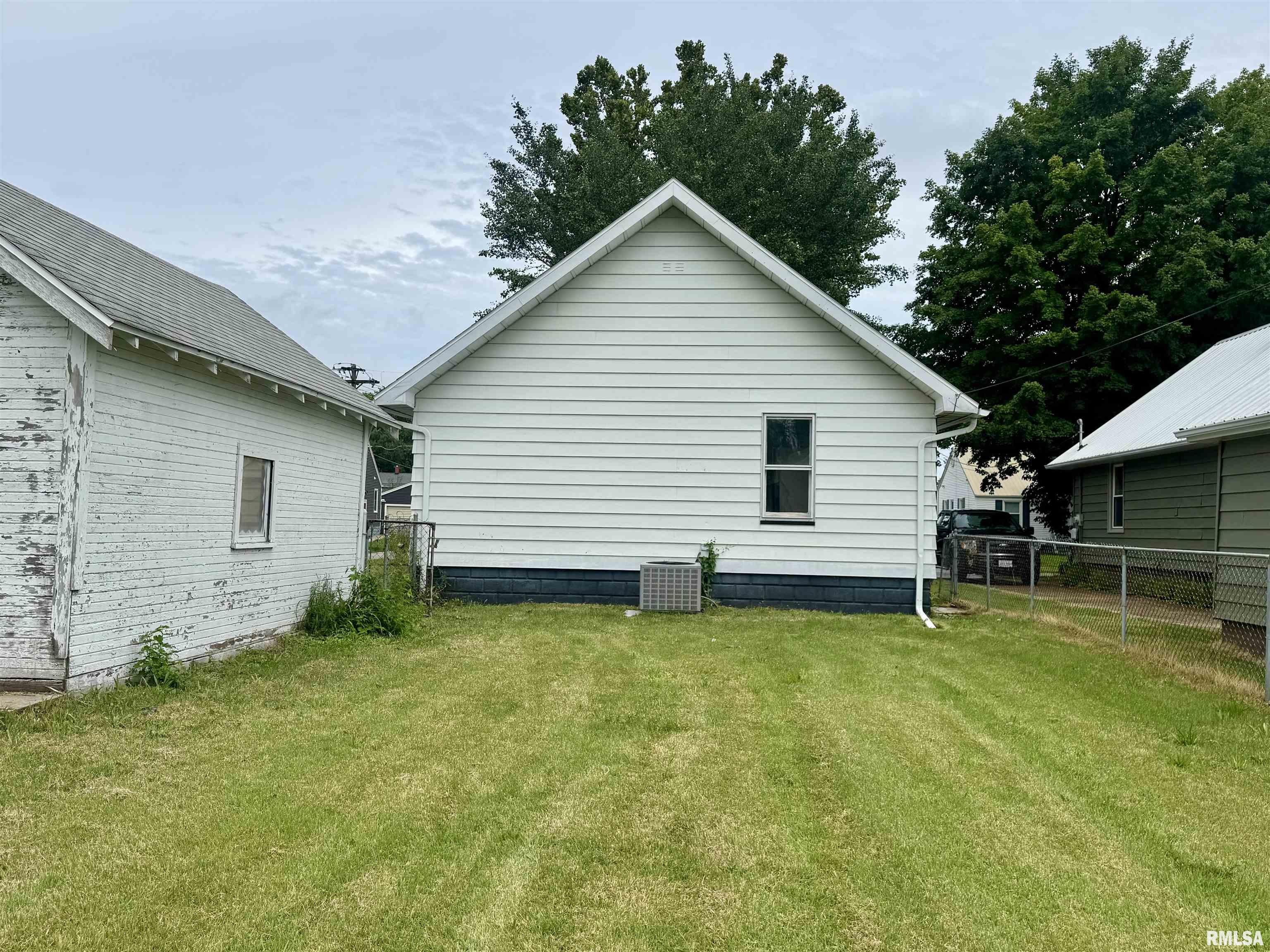 906 East Locust Street Canton, IL 61520 - Photo 14 of 16