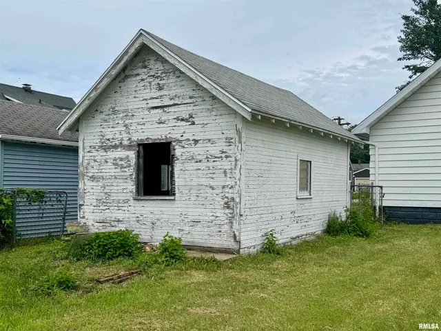 $43,500 | 906 East Locust Street, Canton, IL 61520