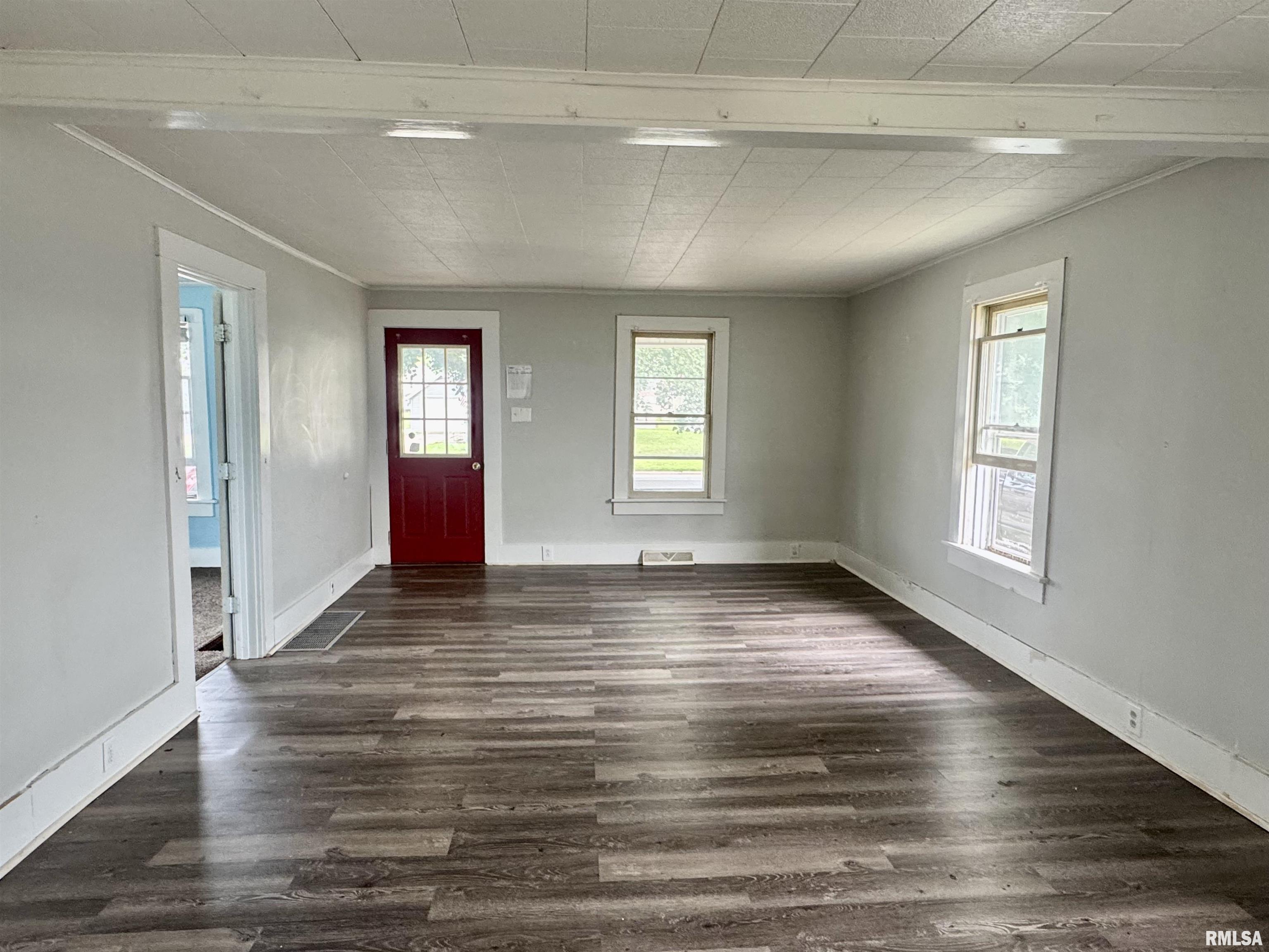 906 East Locust Street Canton, IL 61520 - Photo 3 of 16