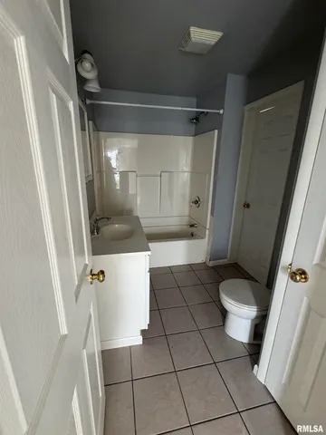 $43,500 | 906 East Locust Street, Canton, IL 61520