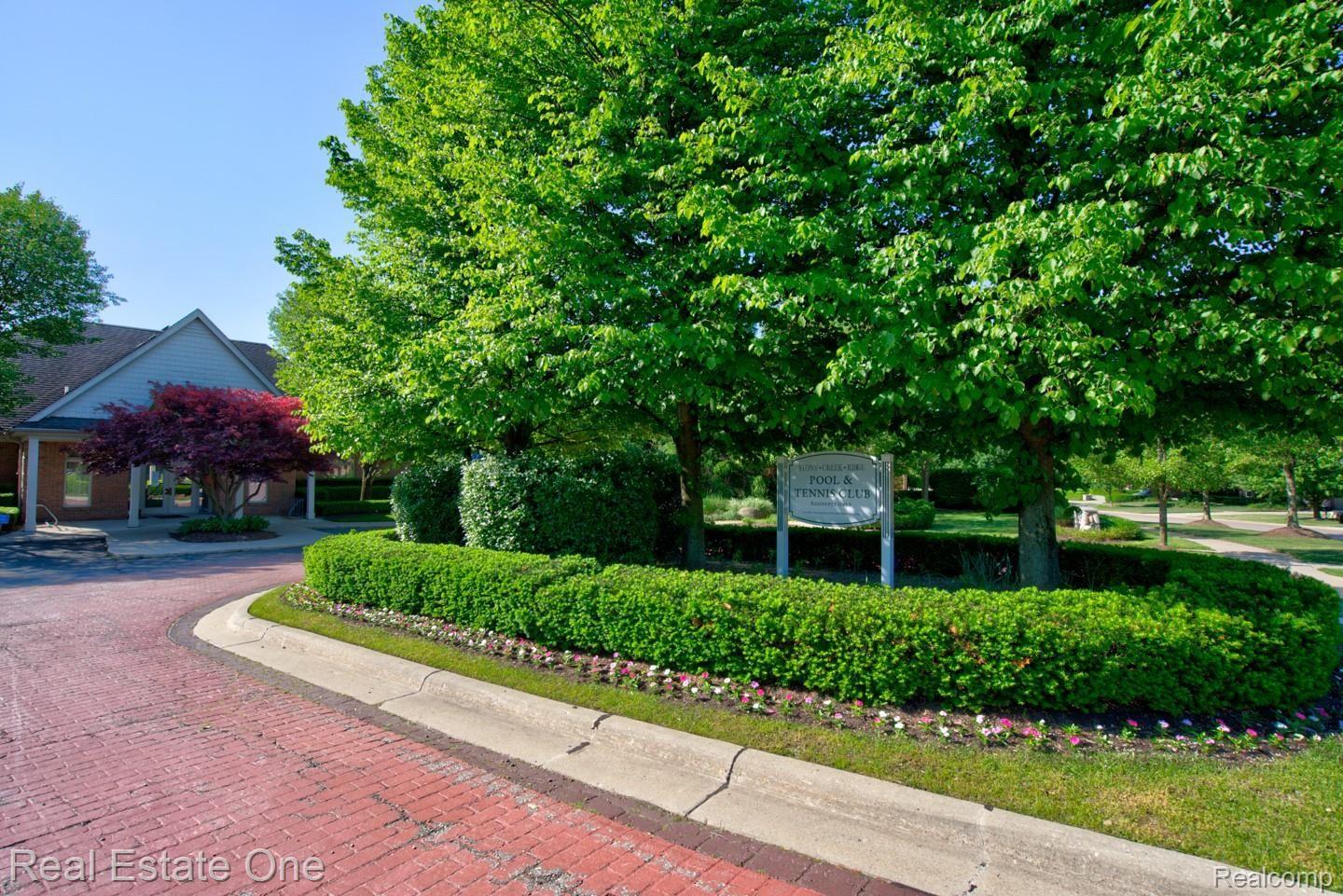 1112 Waycroft Court Rochester, MI 48307 - Photo 51 of 63 DSC05131_2_3.jpg