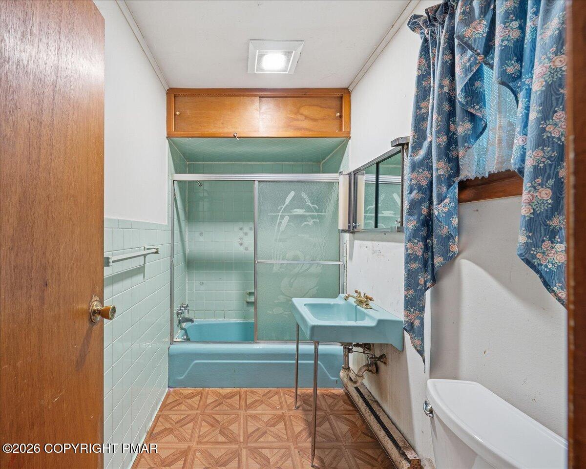 112 Purdytown Road Lakeville, PA 18438 - Photo 17 of 28 Full Bath