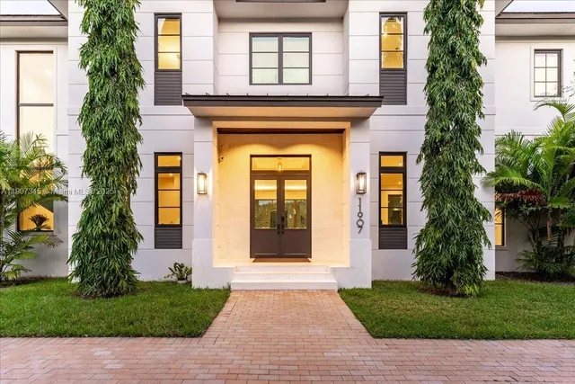 $5,500,000 | 11907 Southwest 70th Avenue, Pinecrest, FL 33156