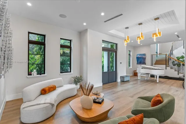 $5,500,000 | 11907 Southwest 70th Avenue, Pinecrest, FL 33156