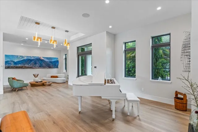 $5,500,000 | 11907 Southwest 70th Avenue, Pinecrest, FL 33156