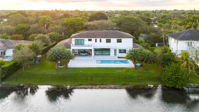 $5,500,000 | 11907 Southwest 70th Avenue, Pinecrest, FL 33156