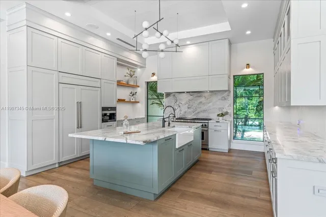 $5,500,000 | 11907 Southwest 70th Avenue, Pinecrest, FL 33156