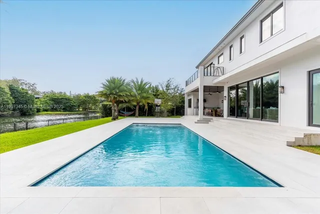 $5,500,000 | 11907 Southwest 70th Avenue, Pinecrest, FL 33156