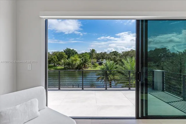 $5,500,000 | 11907 Southwest 70th Avenue, Pinecrest, FL 33156