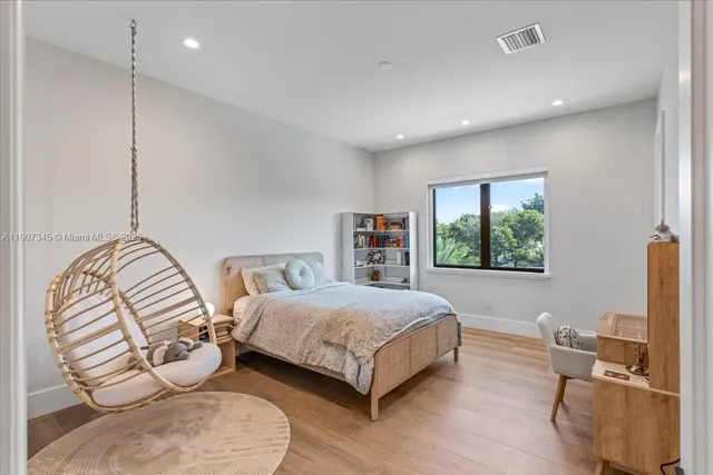 $5,500,000 | 11907 Southwest 70th Avenue, Pinecrest, FL 33156