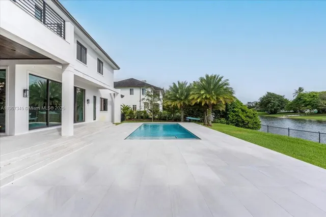 $5,500,000 | 11907 Southwest 70th Avenue, Pinecrest, FL 33156