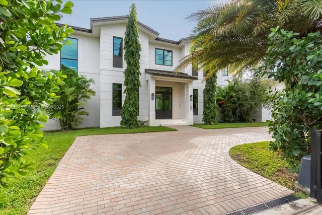 $5,500,000 | 11907 Southwest 70th Avenue, Pinecrest, FL 33156