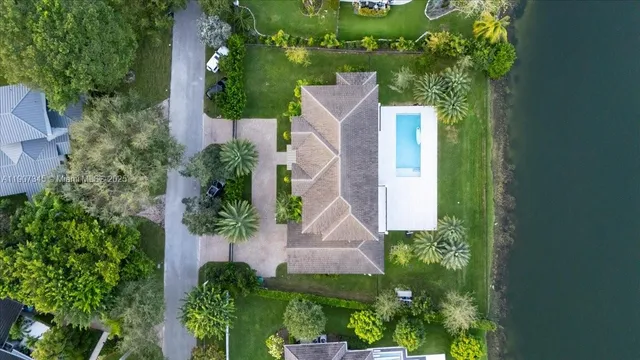 $5,500,000 | 11907 Southwest 70th Avenue, Pinecrest, FL 33156