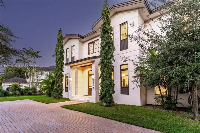 $5,500,000 | 11907 Southwest 70th Avenue, Pinecrest, FL 33156