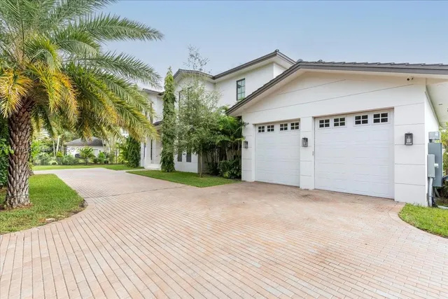 $5,500,000 | 11907 Southwest 70th Avenue, Pinecrest, FL 33156
